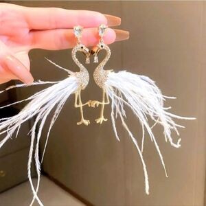 New SILVER POST FLAMINGO RHINESTONE WHITE FEATHER EARRINGS